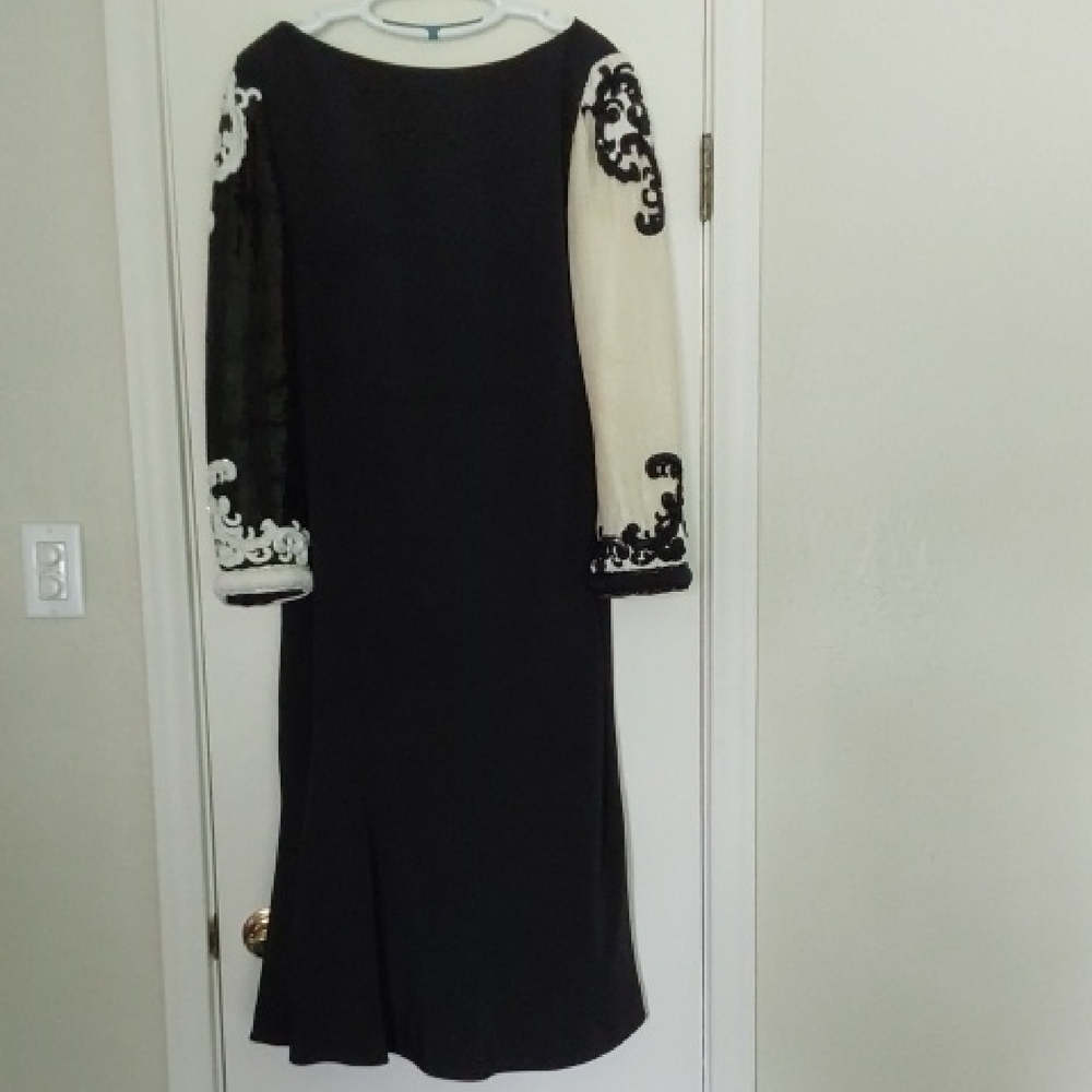 Bill Blass Black and Cream Sheath Dress with Bishop Sleeves